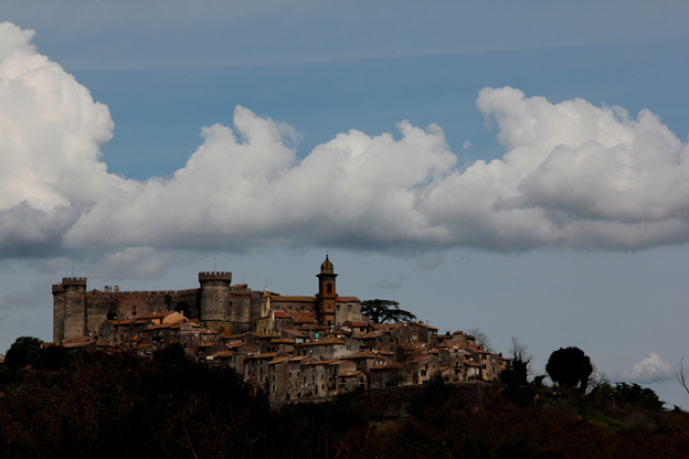 bracciano castello odescalchi e centro storico